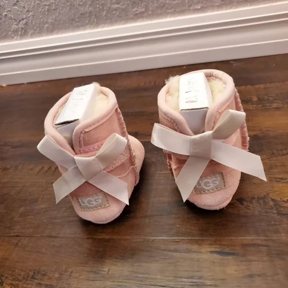 Baby Pink Jesse Bow II infant Uggs Boots in size 0/1 - Picture 1 of 7